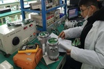 化學實驗室的福音：告別靜電困擾的防護方案！